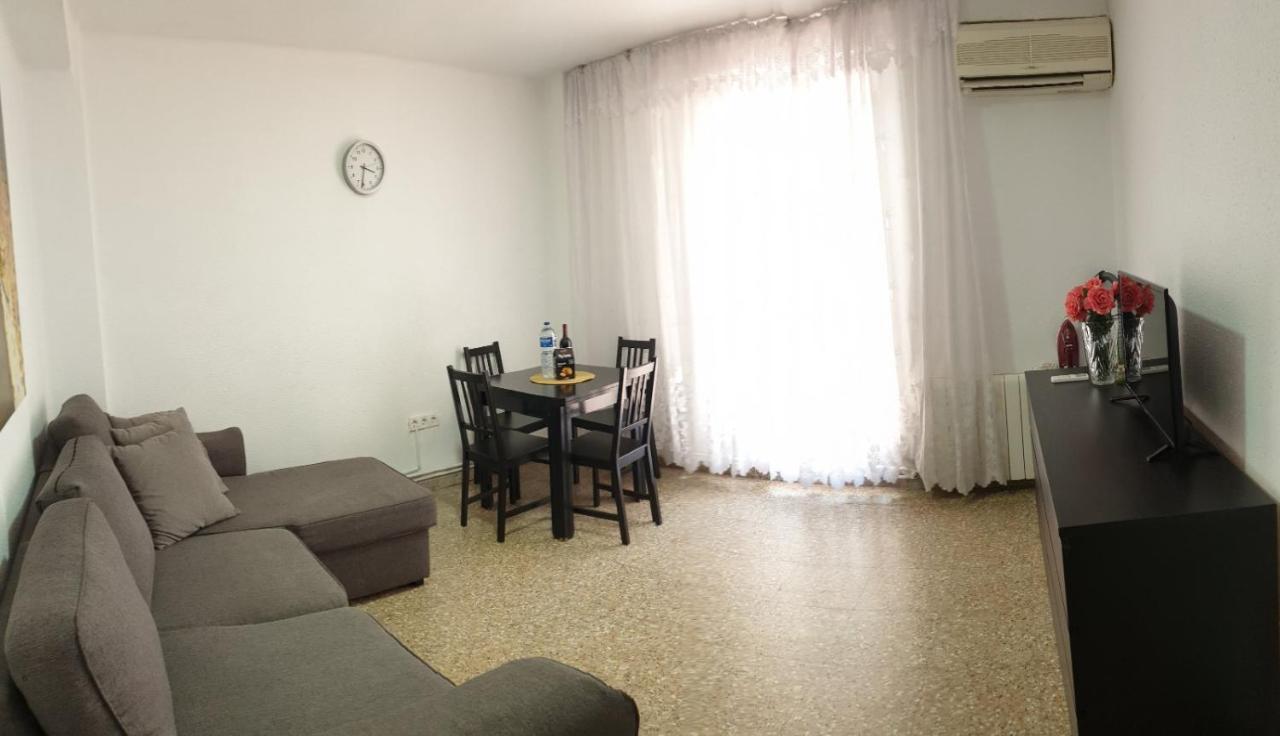 Apartment For 6 People. Валенсия Экстерьер фото